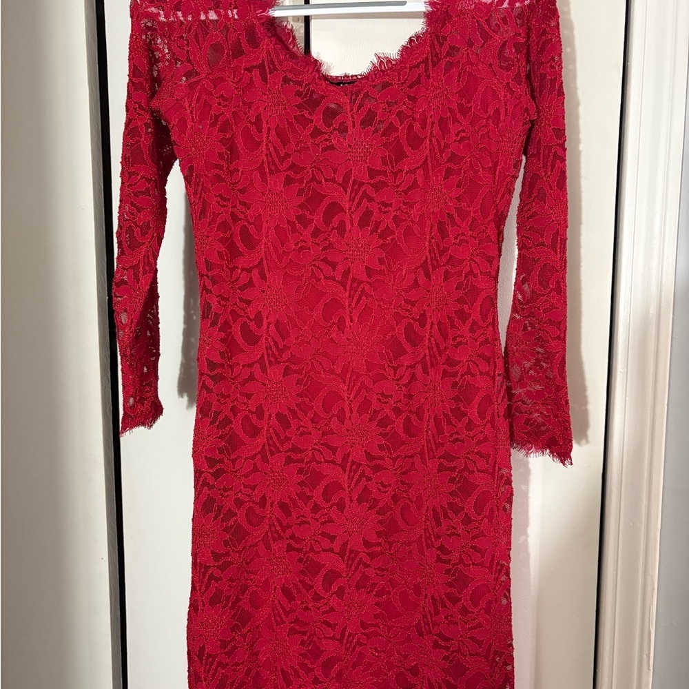 Elegant Red Lace Dress​ - Picture 2 of 4